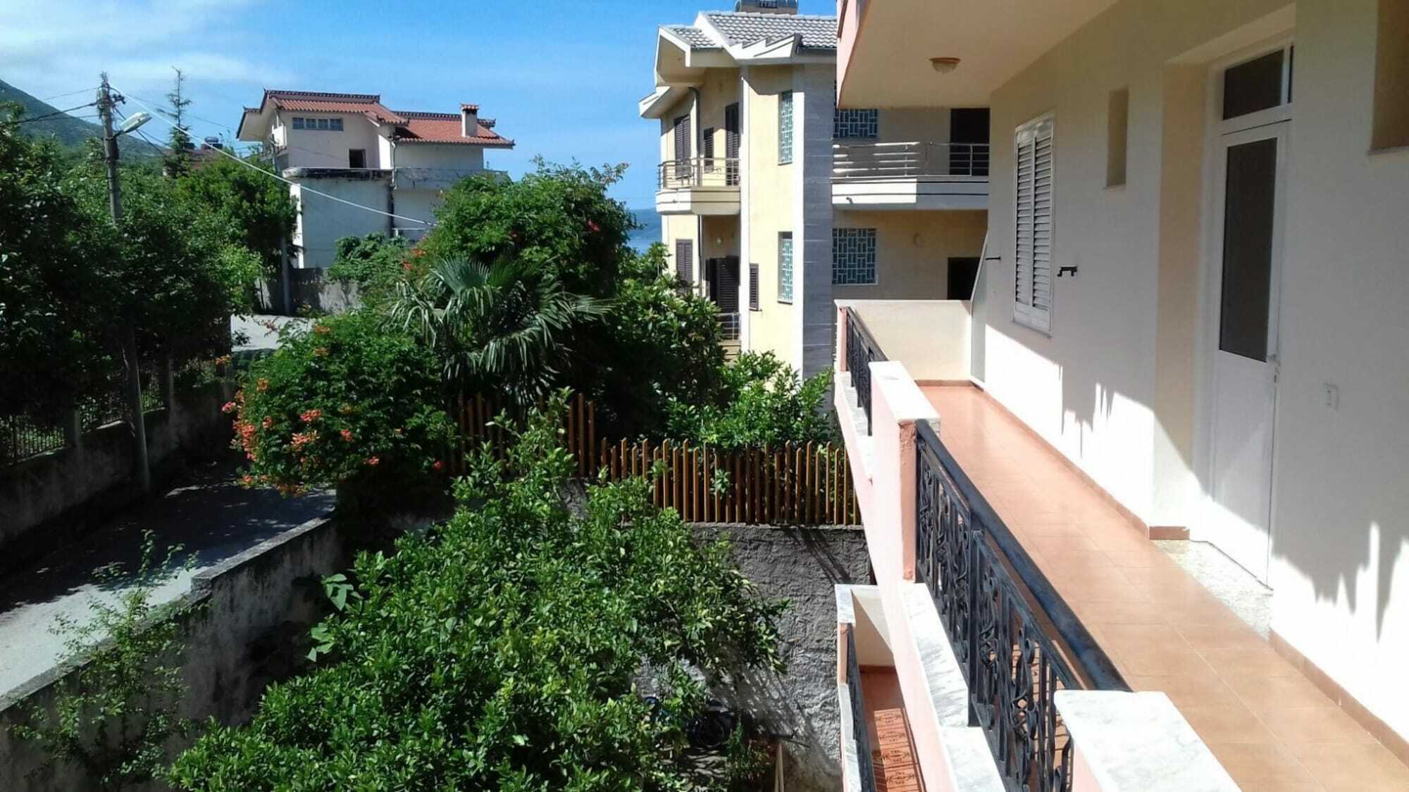 Vila Kristal Vlora Exterior photo